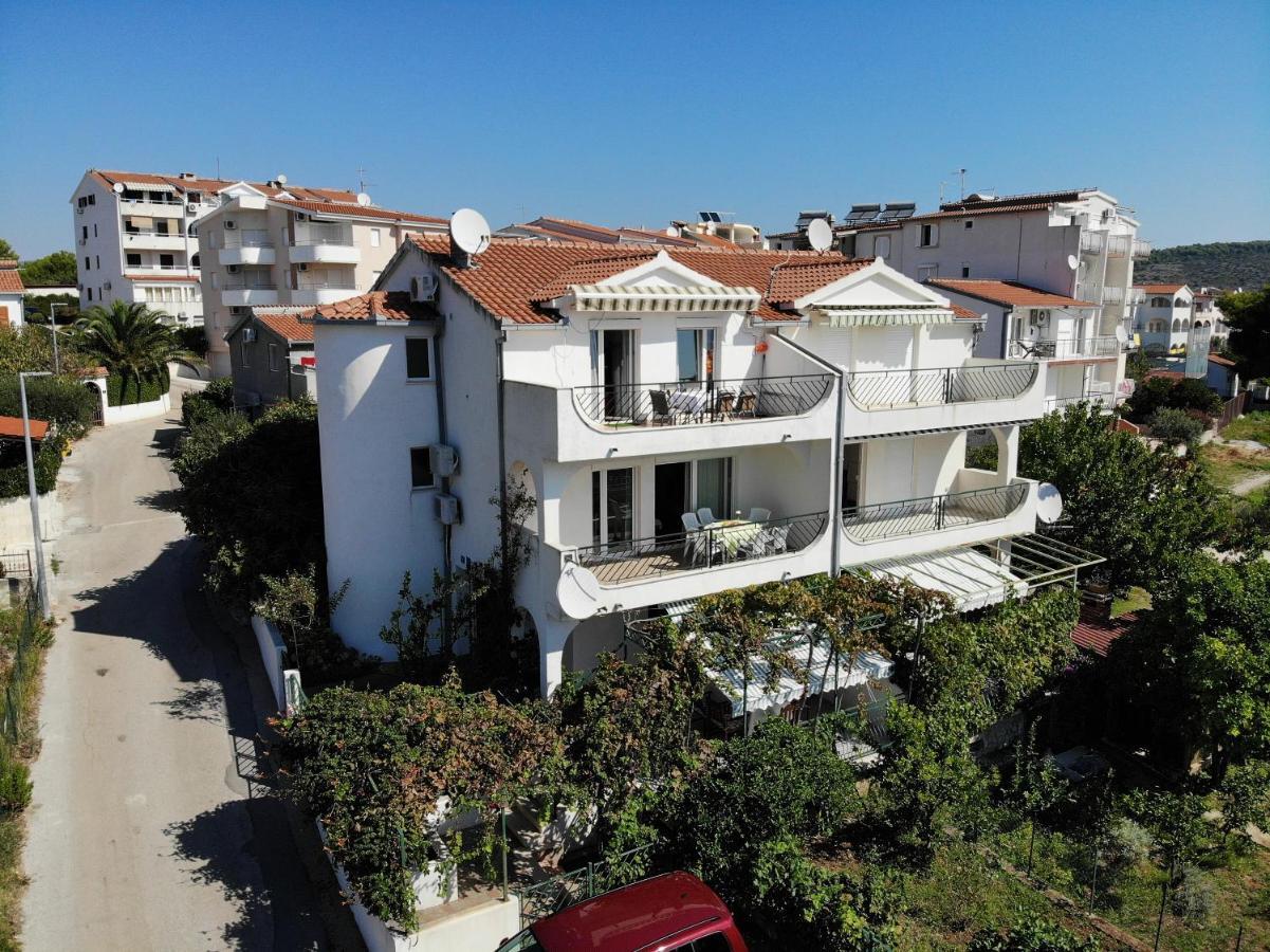 Villa Prelesnik Trogir Exterior foto